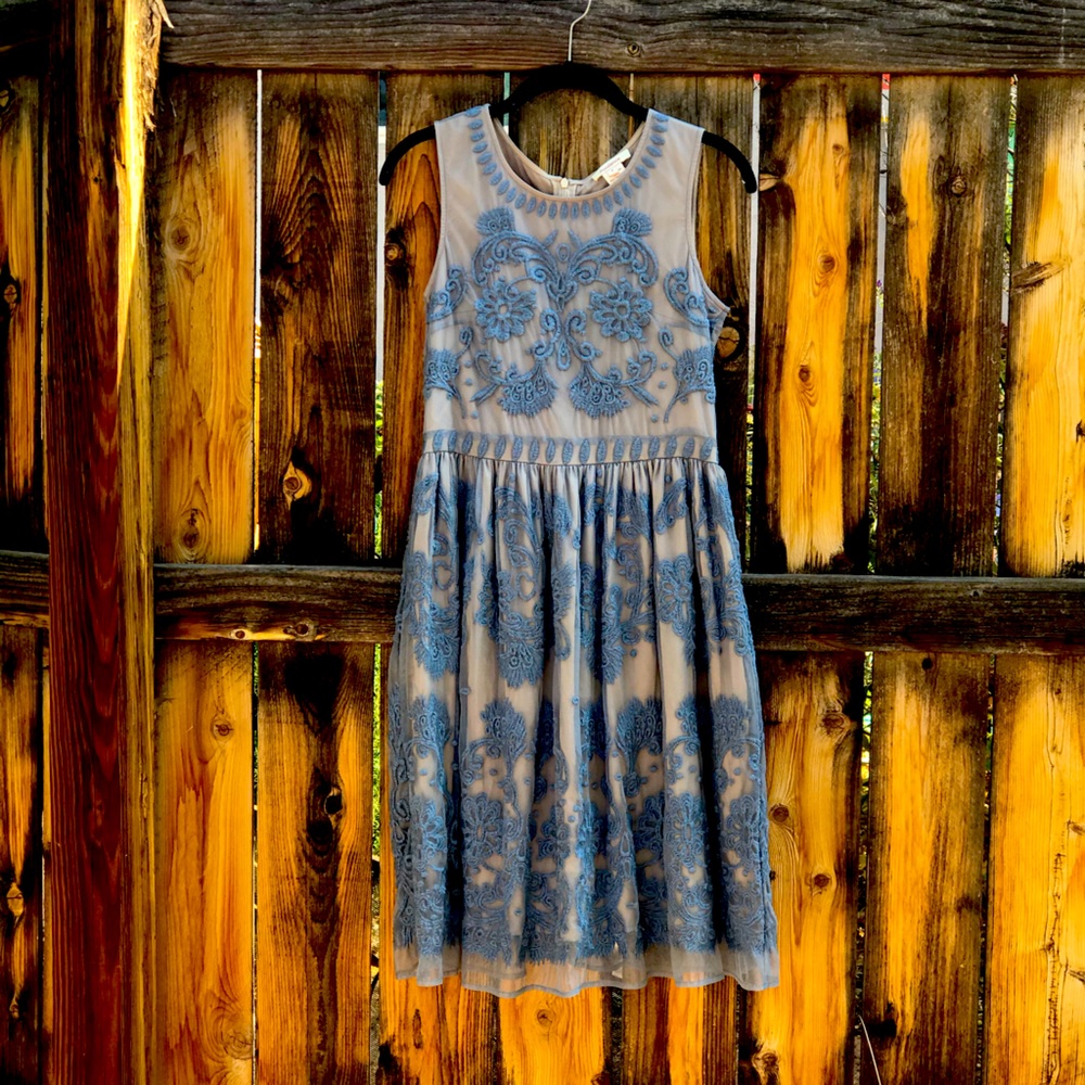 Sundance Lace Dusty Blue Size 2 Midi Dress